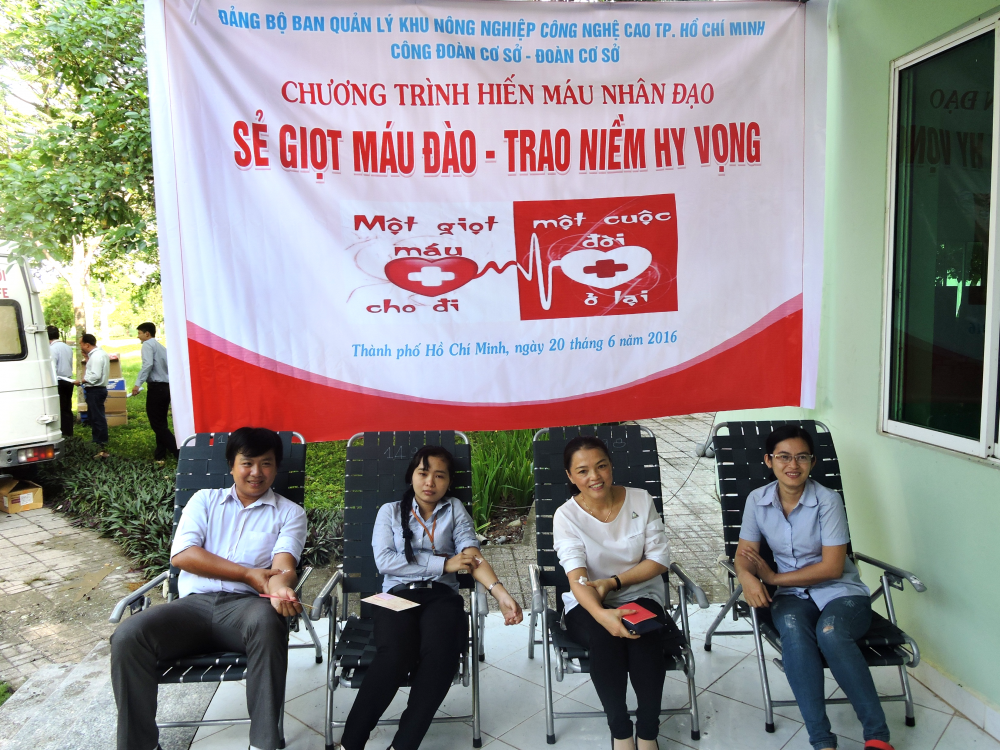 Công Đoàn và Đoàn cơ sở Ban Quản lý Khu Nông nghiệp Công nghệ cao tổ chức Ngày hội Hiến máu tình nguyện - năm 2016