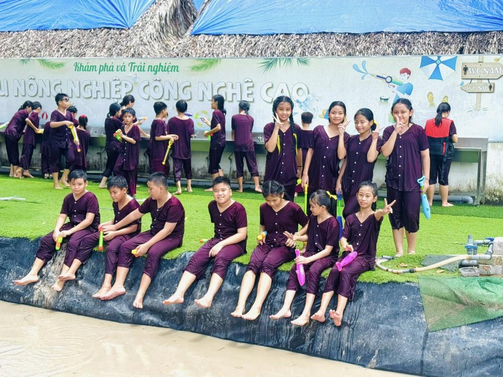 Trung tâm Bán trú Ngọc Tâm Tham quan, Học tập, Trải nghiệm tại Khu Nông nghiệp Công nghệ cao Trung tâm Bán trú Ngọc Tâm Tham quan, Học tập, Trải nghiệm tại Khu Nông nghiệp Công nghệ cao