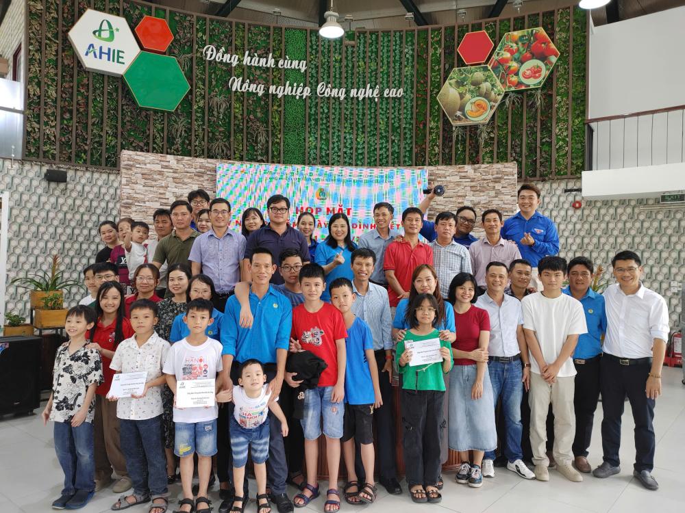 Họp mặt Kỷ niệm 24 năm Ngày Gia đình Việt Nam (28/6/2001 - 28/6/2025) Họp mặt Kỷ niệm 24 năm Ngày Gia đình Việt Nam (28/6/2001 - 28/6/2025)