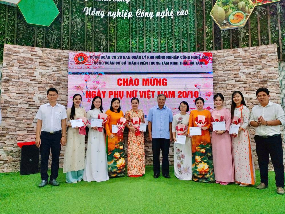 Công đoàn Cơ sở thành viên Trung tâm Khai thác Hạ tầng tổ chức họp mặt kỷ niệm 20/10 Công đoàn Cơ sở thành viên Trung tâm Khai thác Hạ tầng tổ chức họp mặt kỷ niệm 20/10