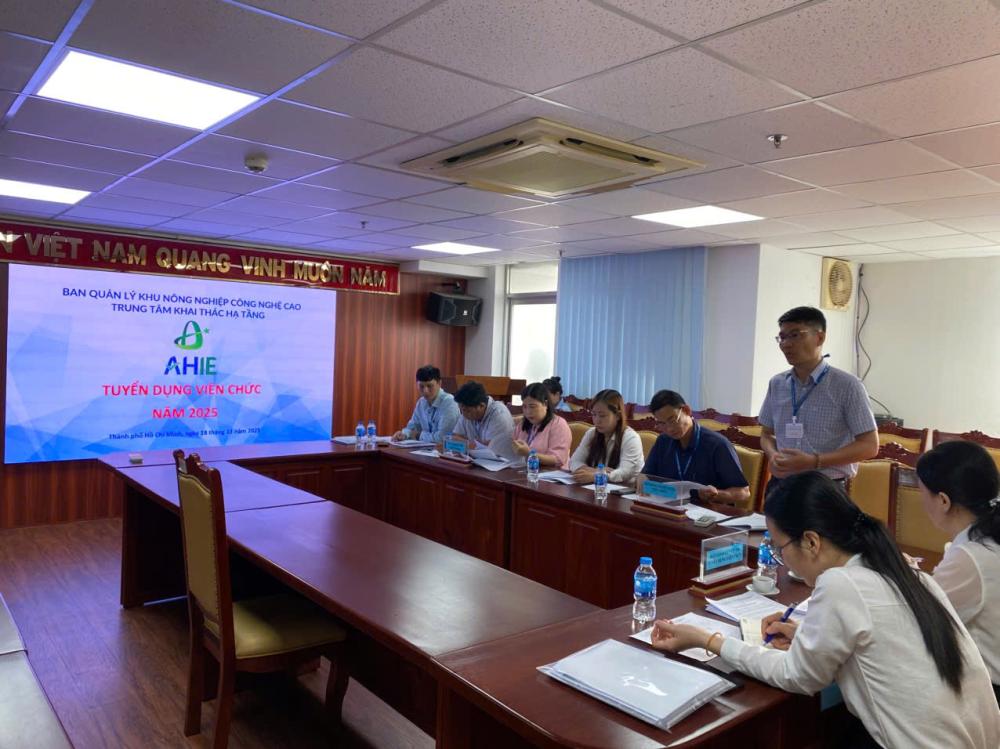 Trung tâm Khai thác Hạ tầng tổ chức xét tuyển viên chức năm 2025