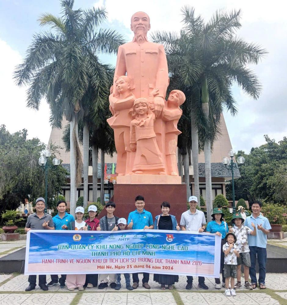 CÔNG ĐOÀN TRUNG TÂM KHAI THÁC HẠ TẦNG THAM GIA CHƯƠNG TRÌNH THAM QUAN, NGHỈ DƯỠNG NĂM 2026
