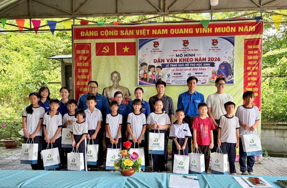 Chi đoàn Trung tâm Khai thác Hạ tầng thực hiện mô hình “Rau sạch nghĩa tình – Tiếp bước đến trường”